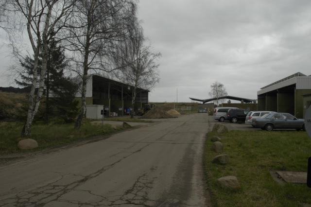 Blick vom Tor aus in die Stellung